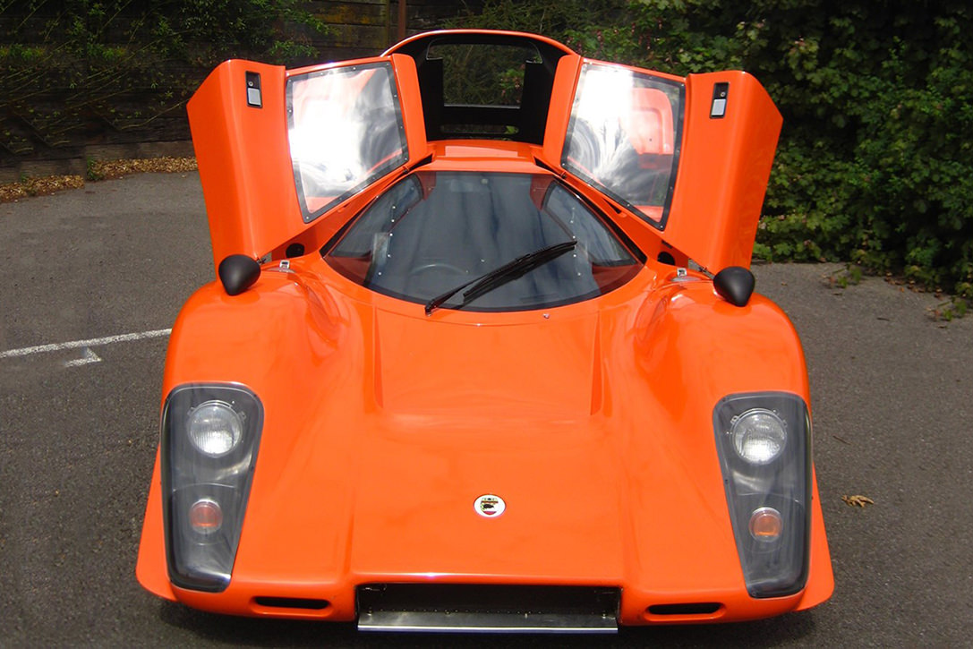 McLaren M6 GT