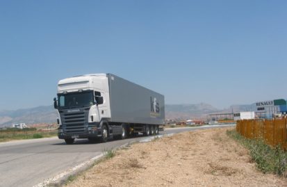 young-european-truck-driver-2005-40746