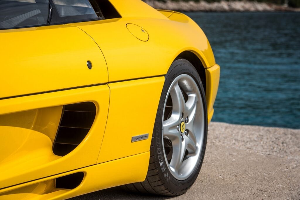 Ferrari F355