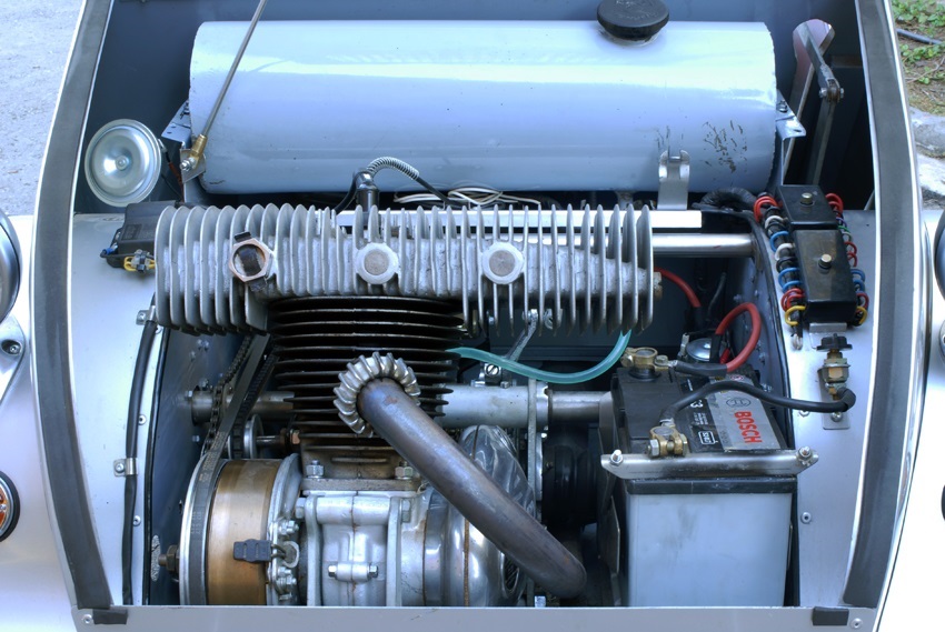 Biscuter engine