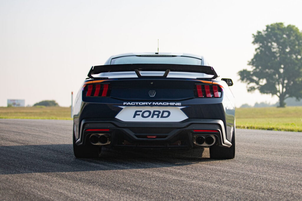 Ford Mustang Dark Horse R