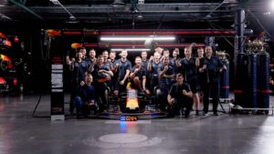 Red Bull F1 Car Tire Change in darkness