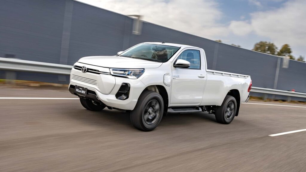 toyota hilux revo bev