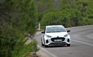 Mazda2 Hybrid test