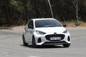 Mazda2 Hybrid test