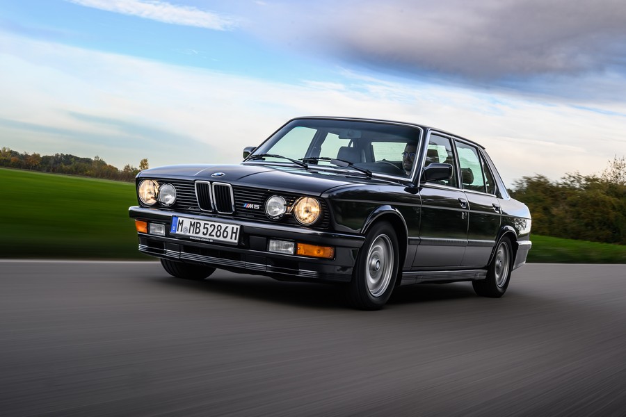 BMW M5 (E28)