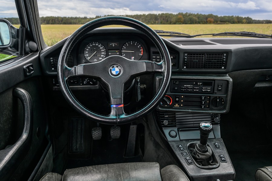 BMW M5 (E28)