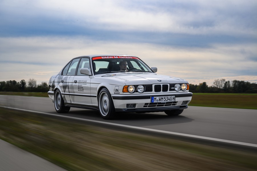 BMW M5 (E32) Ringtax