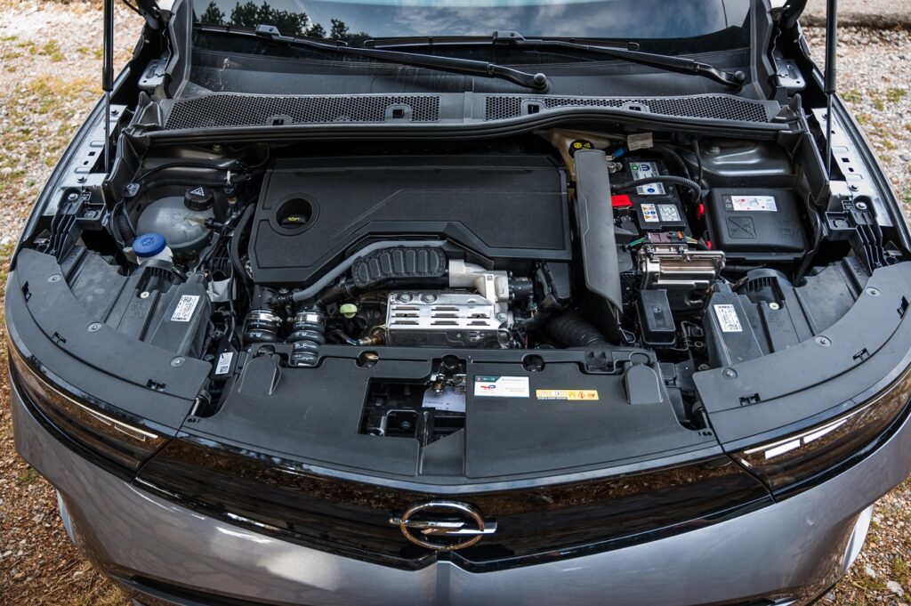 Opel Mokka 1.2 Hybrid 136 hp