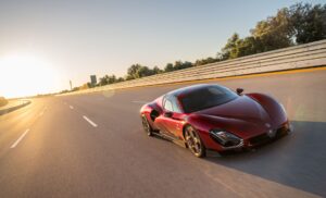 Alfa Romeo 33 Stradale Dynamic test at Nard circuit