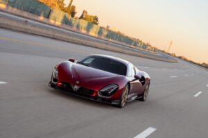 Alfa Romeo 33 Stradale Dynamic test at Nard circuit