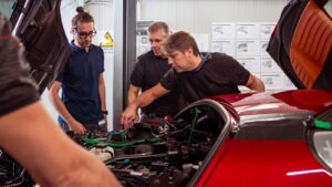 Alfa Romeo 33 Stradale Dynamic test at Nard circuit