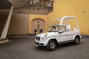 Mercedes-Benz G580 EQ Pope