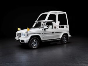 Mercedes-Benz G580 EQ Pope