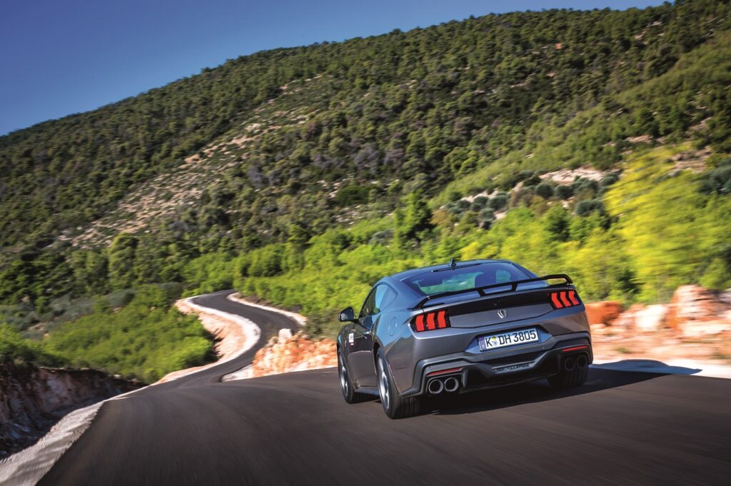 Ford Mustang Dark Horse