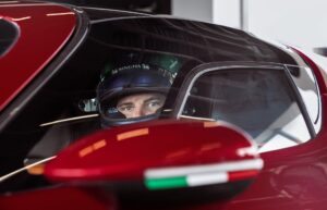 Alfa-Romeo-33-Stradale-test-Valtteri-Bottas