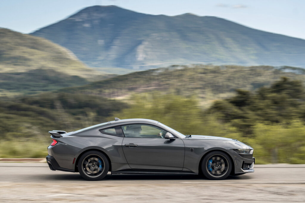 Ford Mustang Dark Horse 