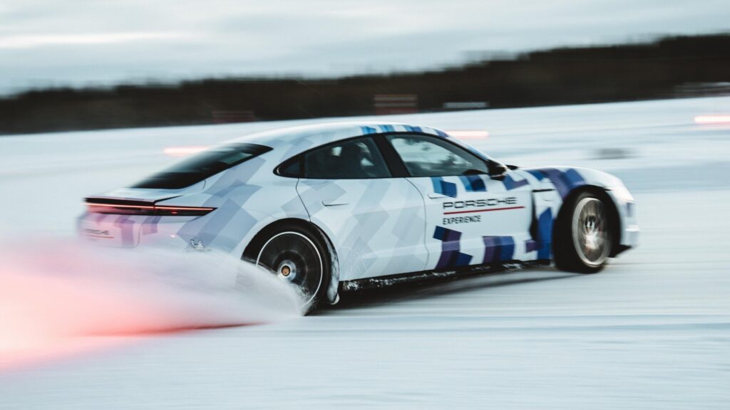 Porsche Taycan Drift