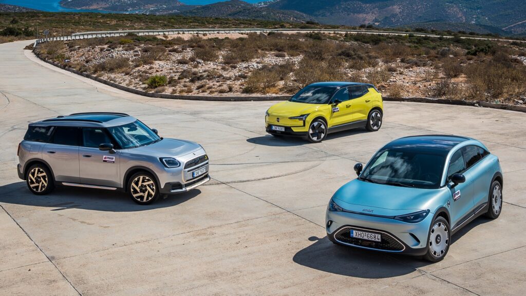 smart 23 - MINI Countryman SE ALL4 - Volvo EX30