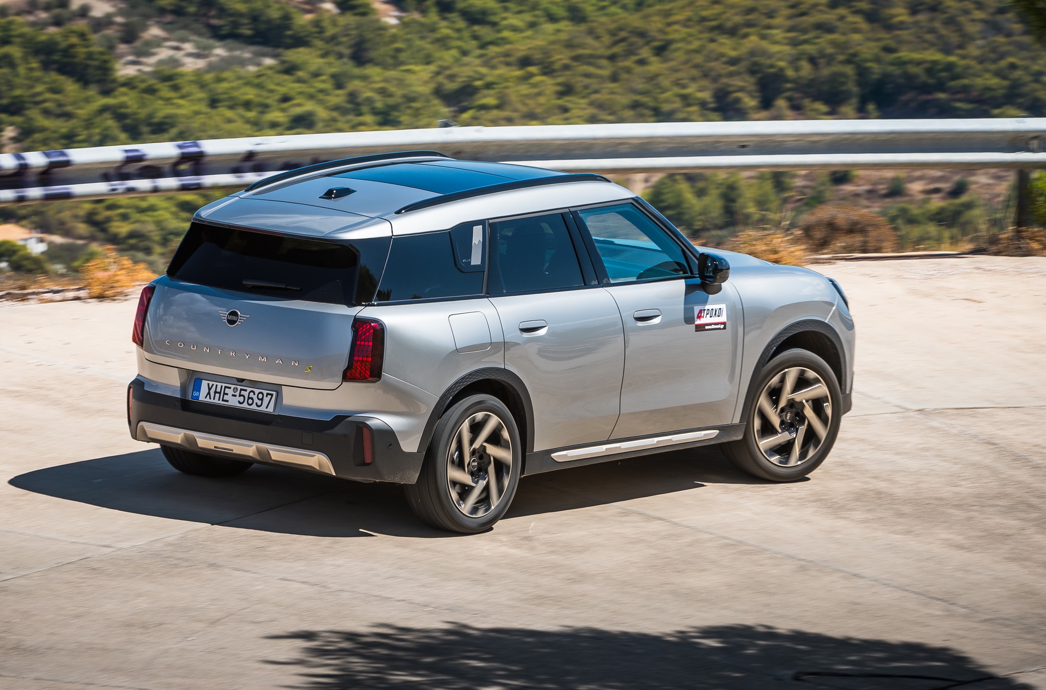 t #3 - MINI Countryman SE ALL4 - Volvo EX30