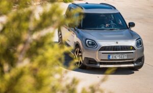 t #3 - MINI Countryman SE ALL4 - Volvo EX30